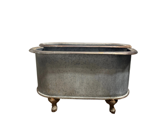 Rustic Tub on Feet (Medium)